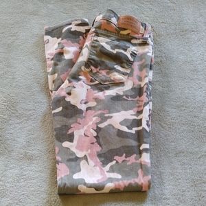 Girl's Camo  Signature Levi Strauss Jeans